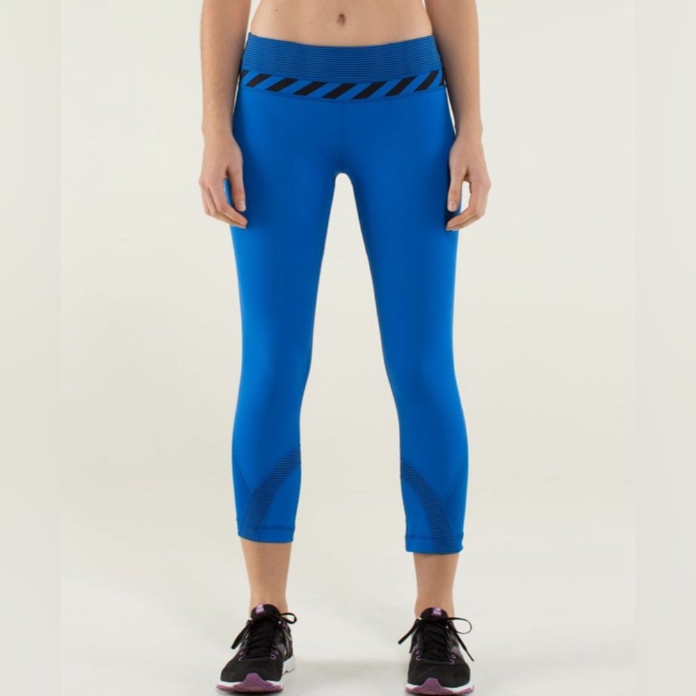 Lululemon Run Inspire Crop II Baroque Blue Size 6